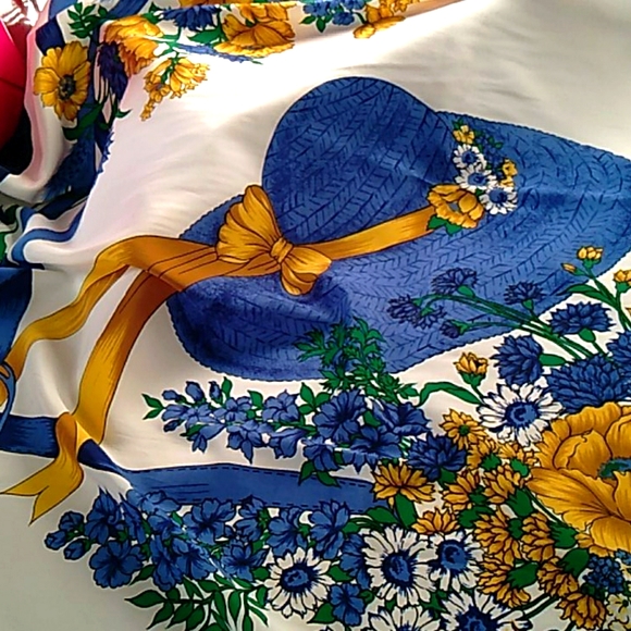 Gucci Royal Ascot Hat Racing Stirrups Themed Silk - Picture 5 of 11